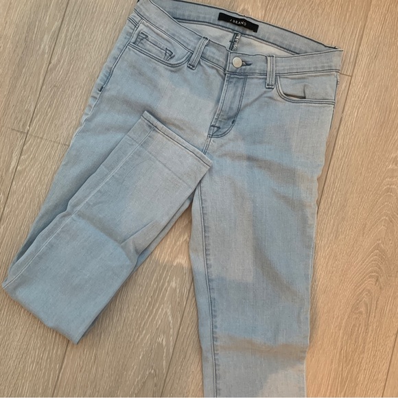 J Brand straight leg Jean size 27 - Picture 2 of 3
